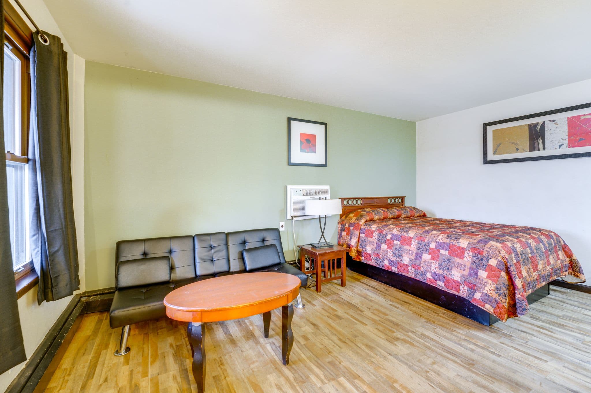 Classic Studio at The Olde Mill Inn of Clarkston North